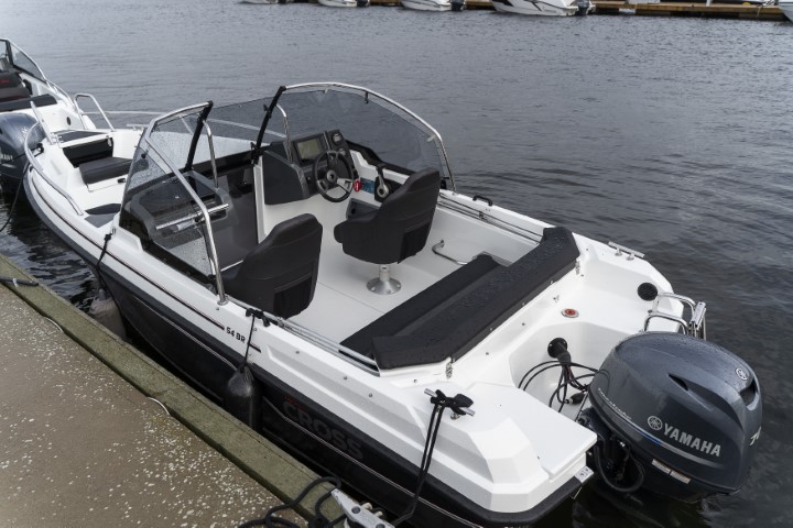 Yamarin Cross 54BR