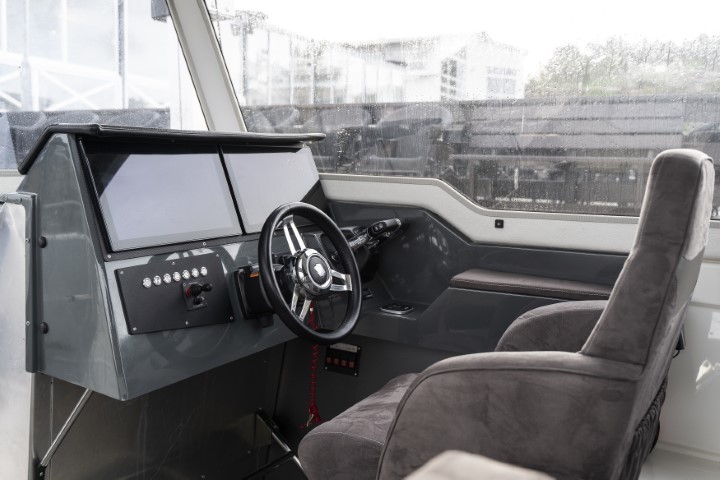 Buster Phantom Cabin