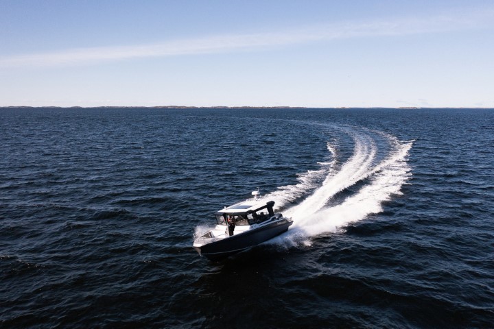 Buster Phantom Cabin